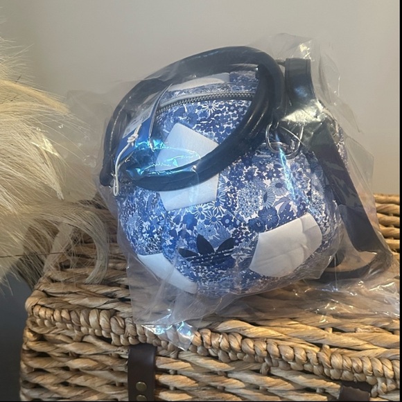 Adidas Originals x Liberty London Football Bag - Picture 4 of 5